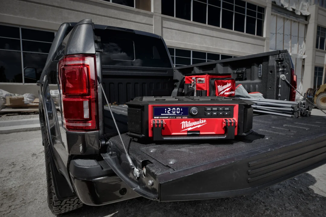 Milwaukee M18PRCDAB+PACKOUT akumulatorski radio-punjač - Slika 4