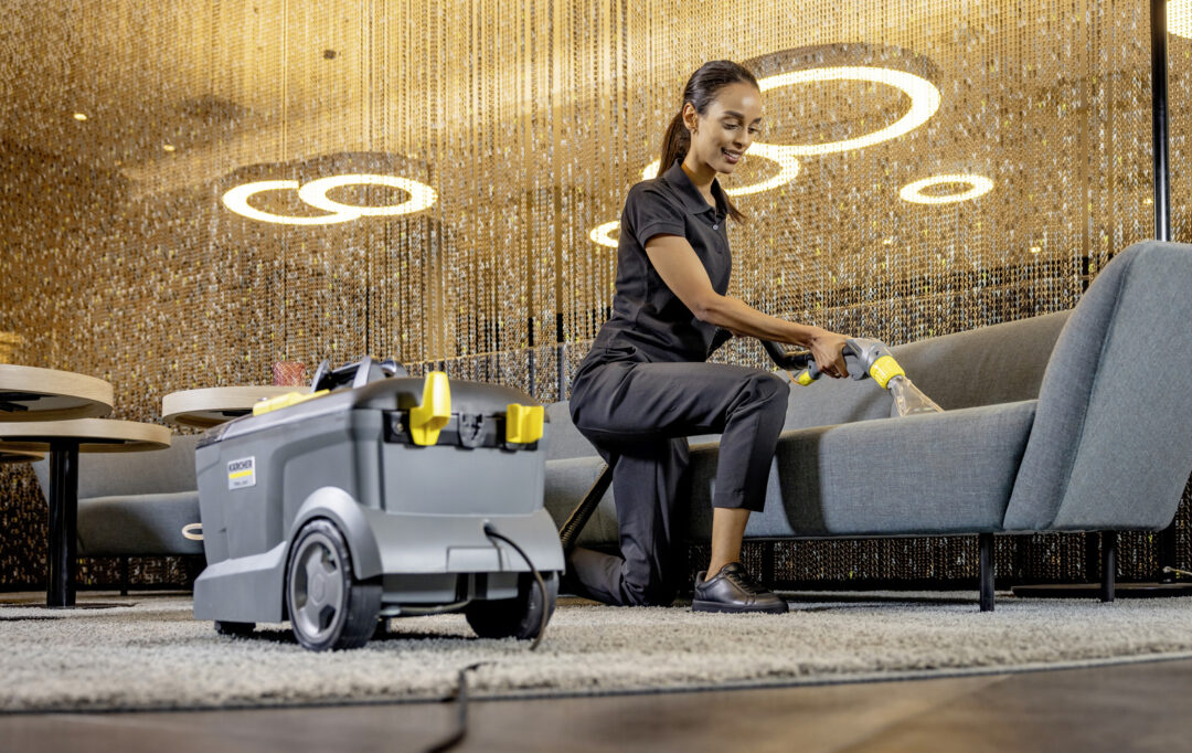 karcher Puzzi 10/1 / Professional čistač tapeciranih površina / 1.100-130.0 - Slika 3