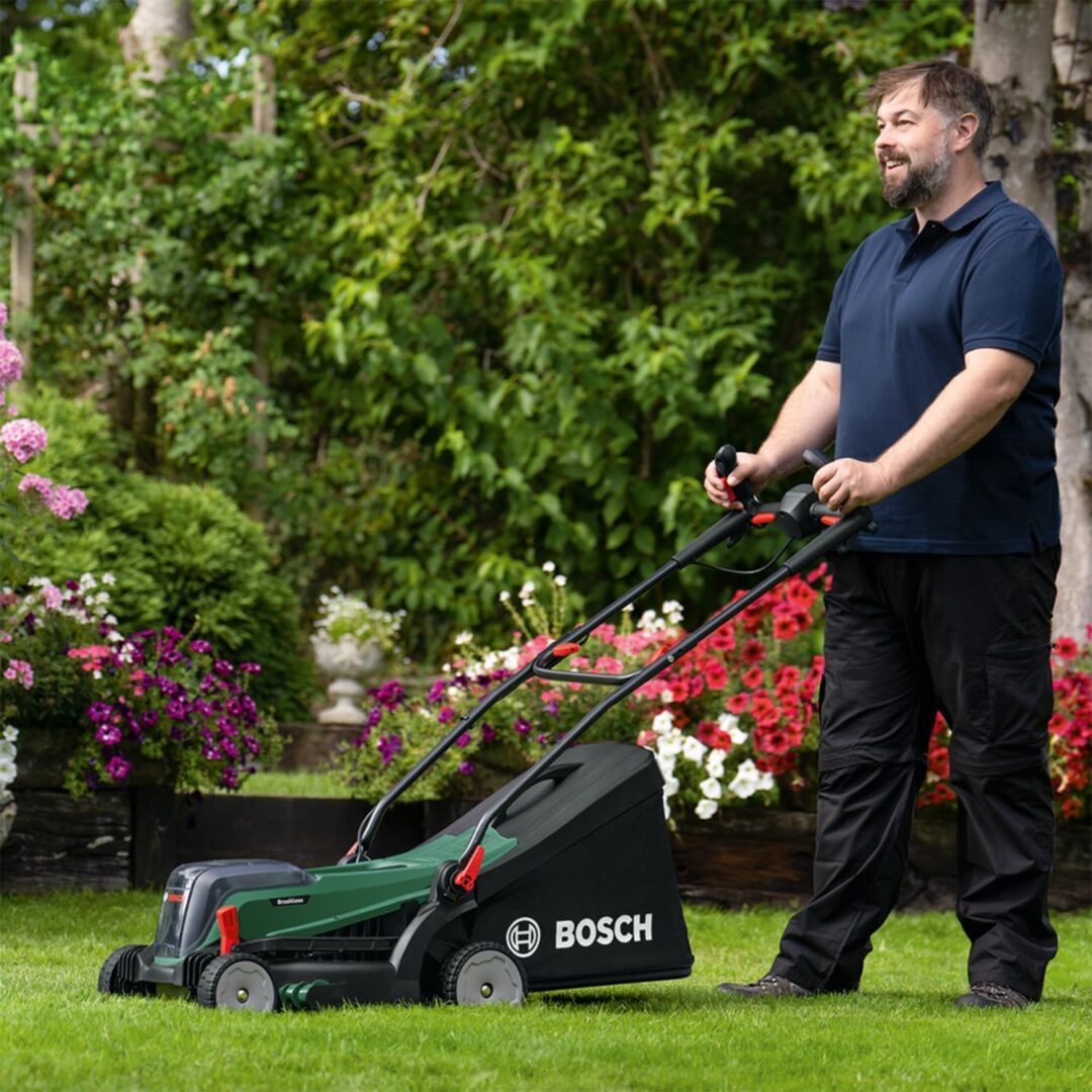 BOSCH aku kosilica UniversalRotak 2x18V-37-550 - Slika 2