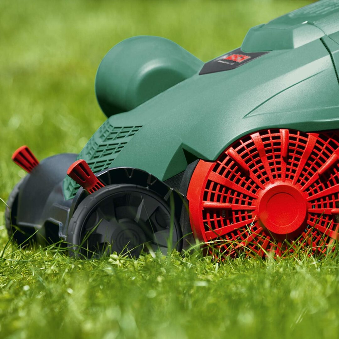 BOSCH električni prozračivač travnjaka UniversalRake 900 - Slika 2