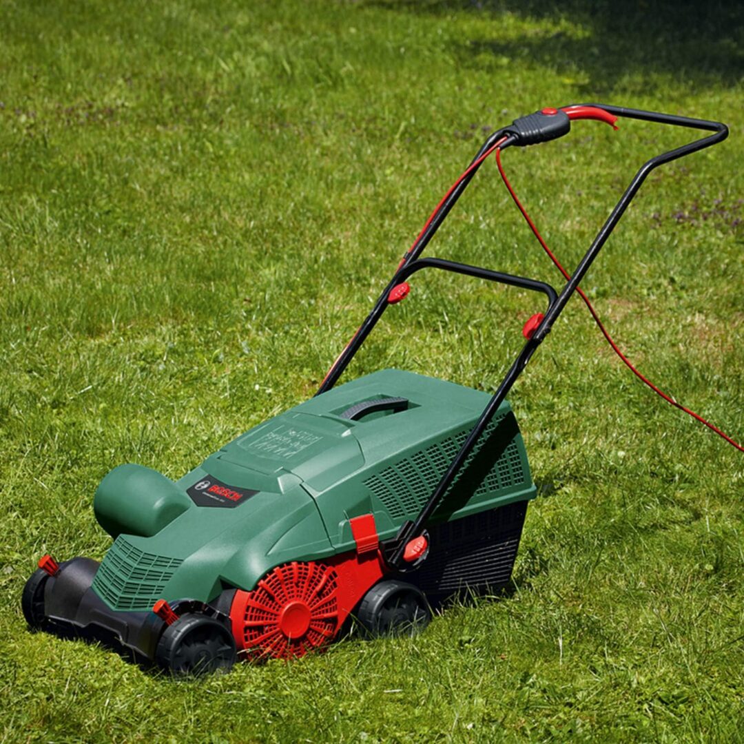 BOSCH električni prozračivač travnjaka UniversalRake 900 - Slika 5